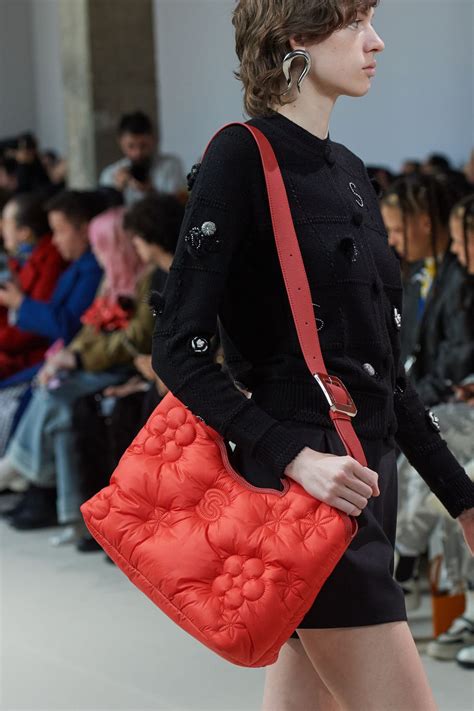 prada borse autunno inverno 2018|Borse moda Autunno Inverno 2018: i modelli dalle sfilate, tra .